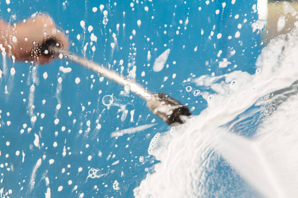 Best Gutter Cleaning  in Hutchinson, MN