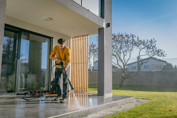 Best Animal Enclosure Cleaning  in Hutchinson, MN