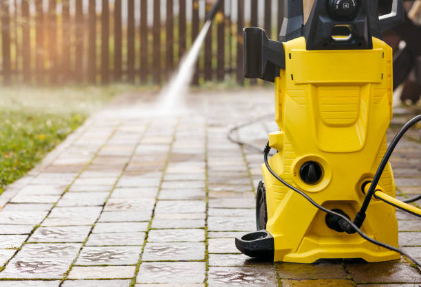 Best Playground Equipment Cleaning  in Hutchinson, MN
