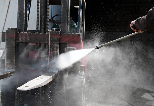 Best Graffiti Removal  in Hutchinson, MN